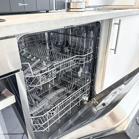 Modern Flat - For Up To 7 People Έσσεν