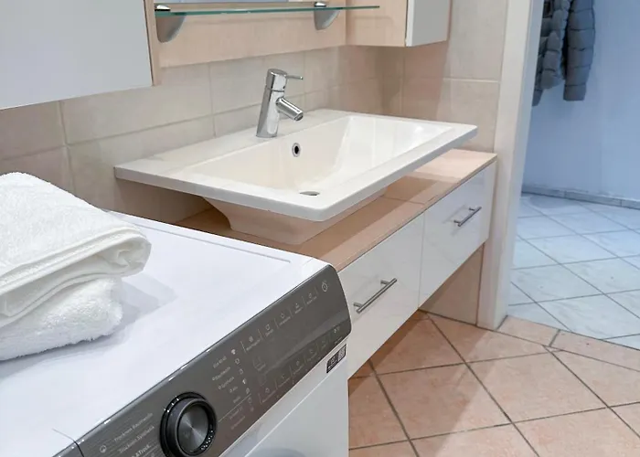 Modern Flat - For Up To 7 People *