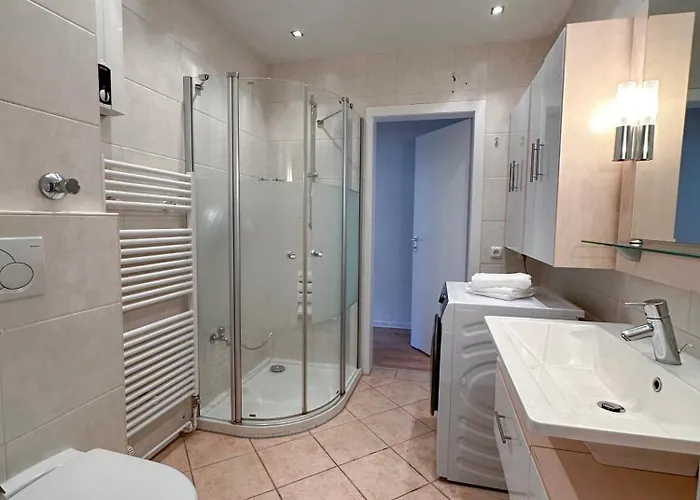 Modern Flat - For Up To 7 People *